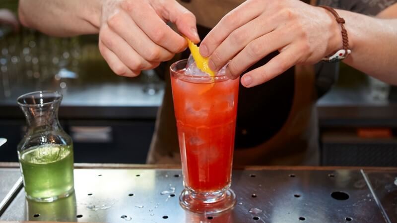 cocktail-finishing-garnish.jpg