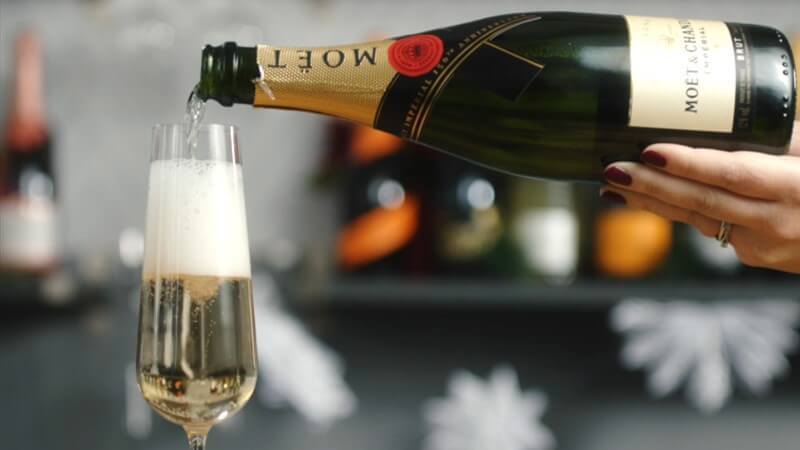champagne-glass-pour.jpg